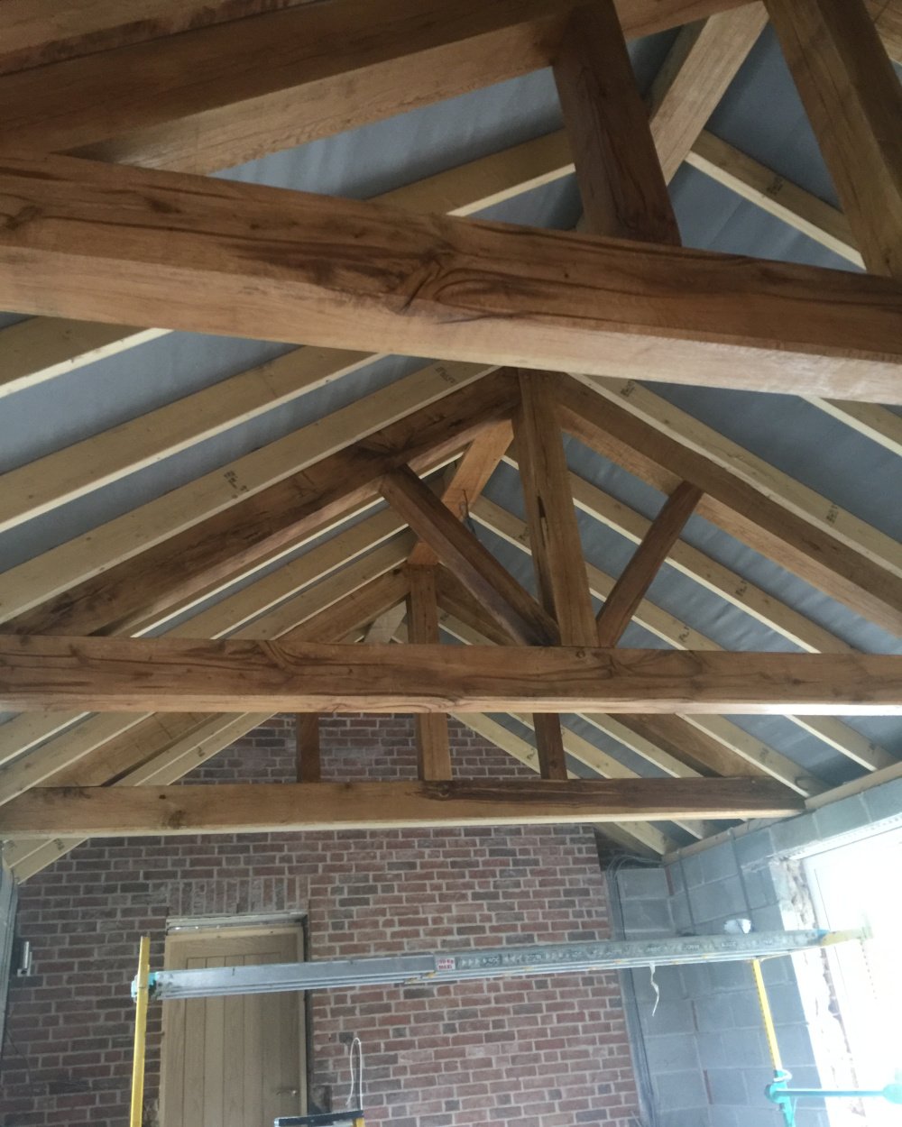 oak roof truss